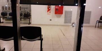 Atacaron a balazos el Centro de Justicia Penal de Rosario (@somosrosariook).