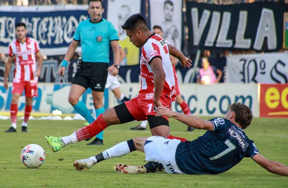 Primera Nacional: Instituto de Córdoba ganó 2-1 ante Independiente Rivadavia, es líder e invicto