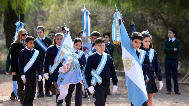 Abanderados y escoltas mendocinos.