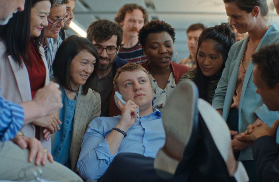 La miniserie de solo seis capítulos, que es una comedia dramática y la rompe toda en Netflix