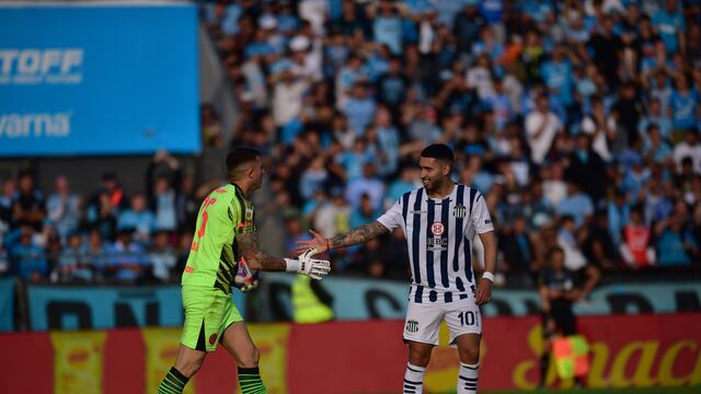 Nahuel Losada y su tocayo Bustos, protagonistas del atrapante Belgrano-Talleres. (Javier Ferreyra / La Voz)