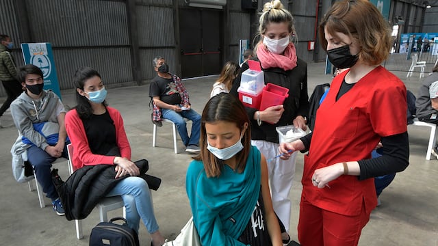La ministra de Salud informó que a partir de mañana se recibirán las incripciones de menores de 12 a 17 años para vacunar contra el Covid-19. Orlando Pelichotti/Los Andes