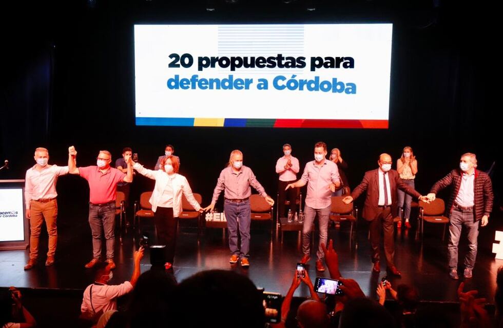 Schiaretti visitó Carlos Paz en el marco de la campaña por las legislativas