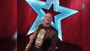 La emocionante presentación del mendocino con el saxo.