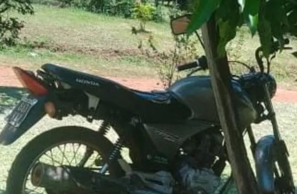Violento asalto a una mujer en Eldorado: a punta de pistola y bajo amenazas le robaron la moto