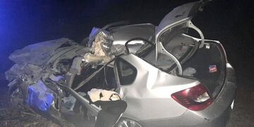 Una mujer fallecida y un niño con lesiones graves fue el saldo de un siniestro vial en Puerto Esperanza.