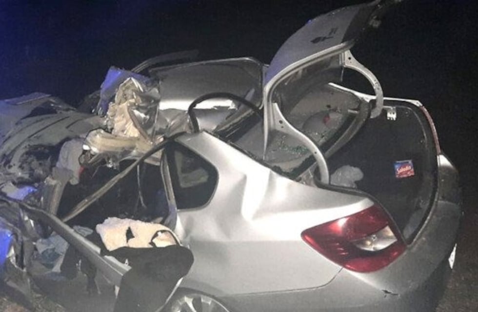 Una mujer fallecida y un niño con lesiones graves fue el saldo de un siniestro vial en Puerto Esperanza