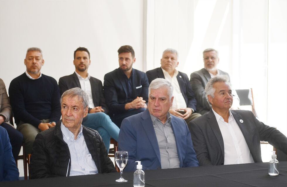 Arroyito recibe el aporte del Gobierno de la Provincia para tener su “Centro Comercial a cielo abierto”