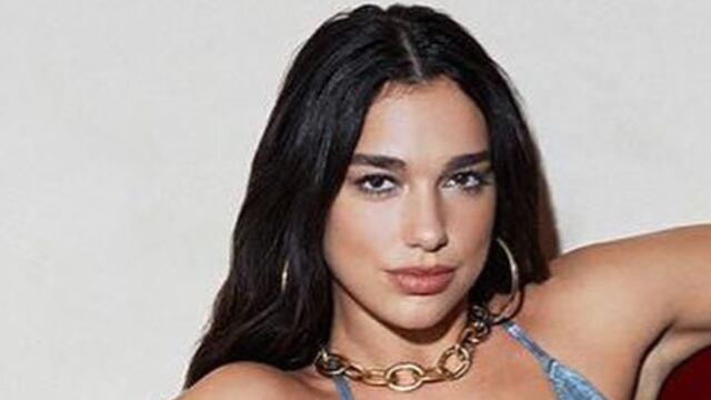 Dua Lipa posó con un look canchero sobre una silla y enamoró a sus fans de Instagram.