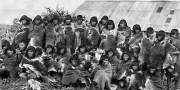 25 de noviembre "Día del Genocidio Selknam" en Tierra del Fuego.