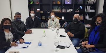 La ministra de Educación María Teresa Bovi recibió en las oficinas del barrio Islas Malvinas a la dirigencia de UPCN Jujuy.