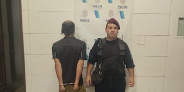 Tenía pedido de captura, fue arrestado por robo y agredió al personal policial