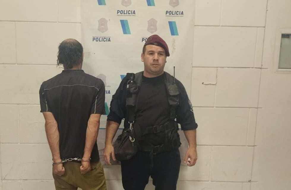 Tenía pedido de captura, fue arrestado por robo y agredió al personal policial