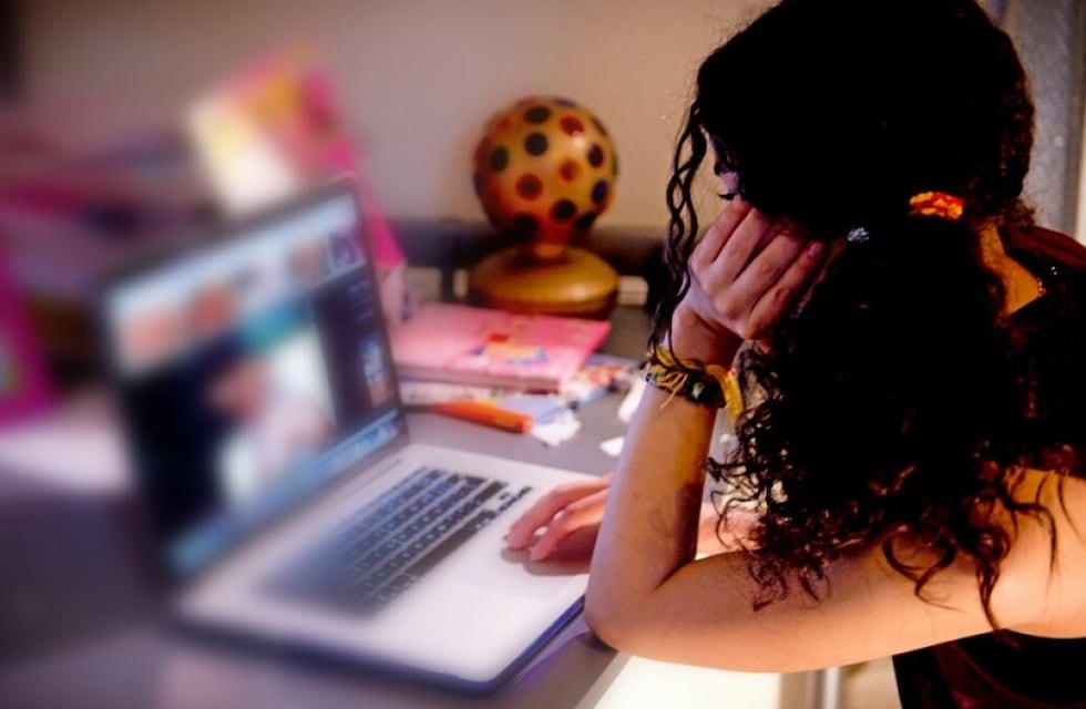 Pornografía infantil: la expareja de un sanjuanino lo denunció por encontrarle fotos y videos en la computadora