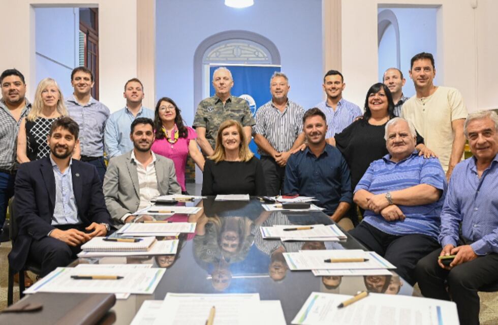 Primera reunión entre Rosario Romero y el EMPATUR