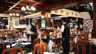 Un joven denunció un insólito episodio dentro de un restaurante de Comodoro Rivadavia. (Imagen ilustrativa).