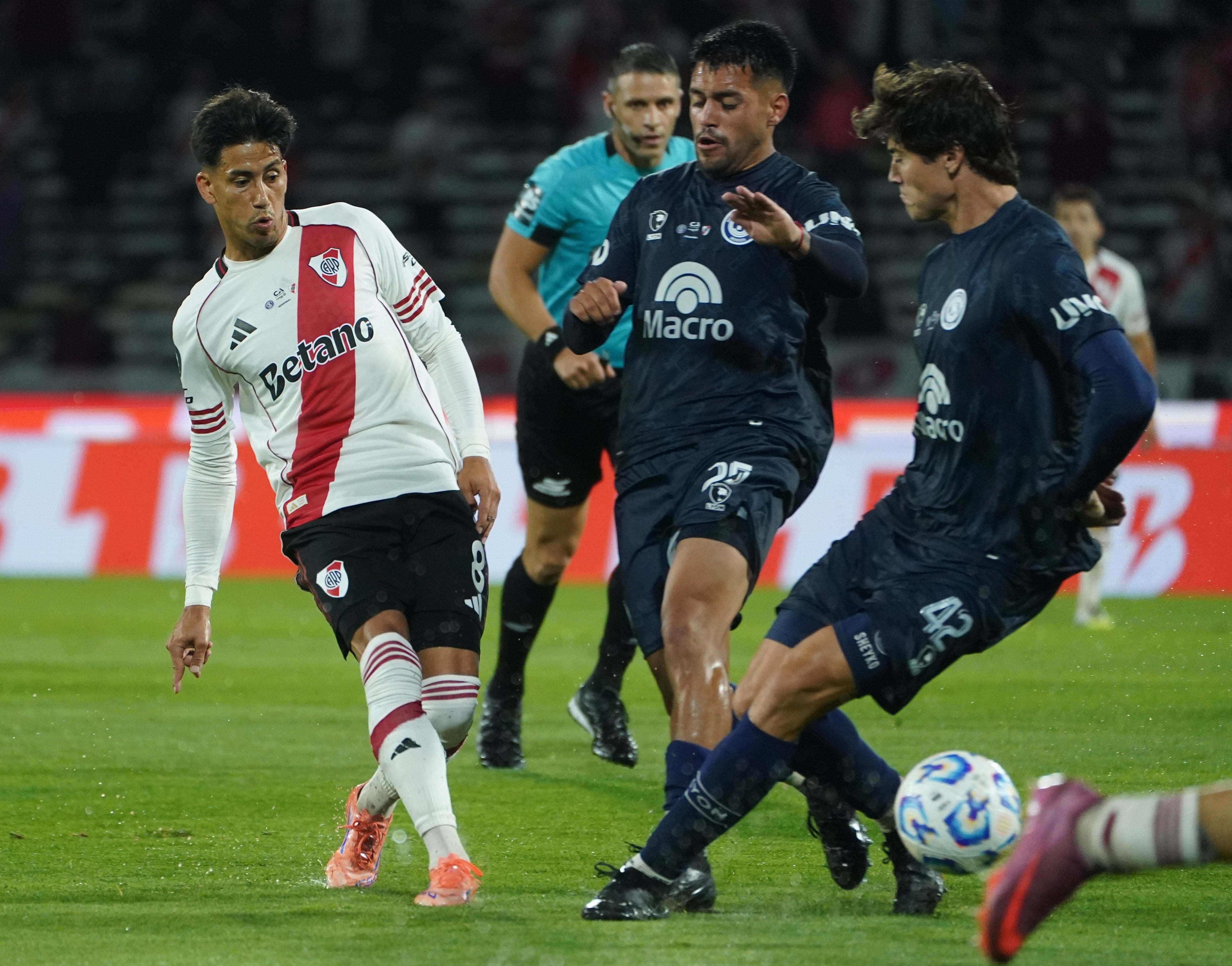 River vs. Independiente Rivadavia, en Córdoba. (Gentileza Clarín)