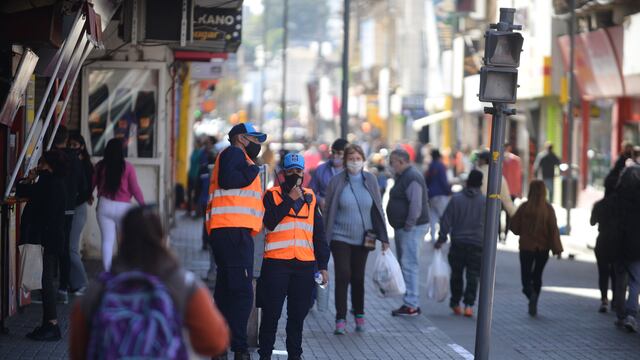 Córdoba. Pese a las restricciones, movimiento en algunos sectores de la ciudad. (José Hernández/La Voz).