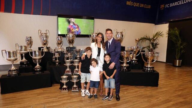 La familia de la "Pulga" llegó a Francia este martes luego de un vuelo desde Barcelona.
