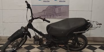 Moto recuperada tras un allanamiento domiciliario
