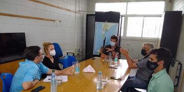 Lisandro Mársico y Carla Boidi con las autoridades del ITEC