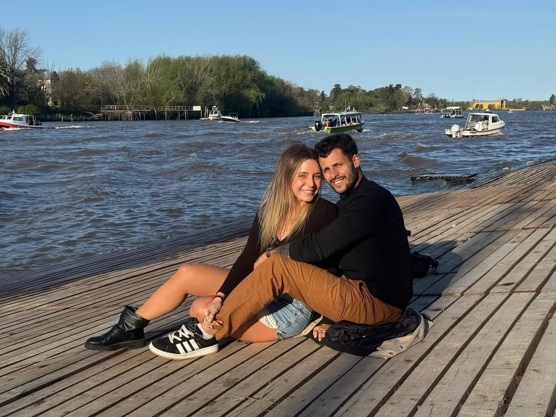 Joel Ojeda junto a su nuevo amor.