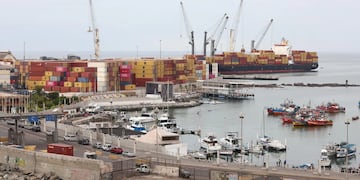 El puerto de Iquique, en la Región de Tarapacá, Chile, se encuentra a 960 kilómetros de San Salvador de Jujuy.