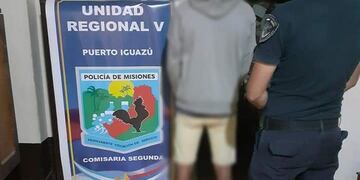 Realizaba maniobras peligrosas, lo detuvieron y el vehículo era robado