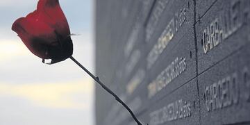 Para recordarlos. Vista parcial del Monumento a las Víctimas del Terrorismo de Estado.