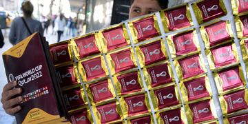 Un abogado platense denunció a Panini por la falta de figuritas del Mundial.
