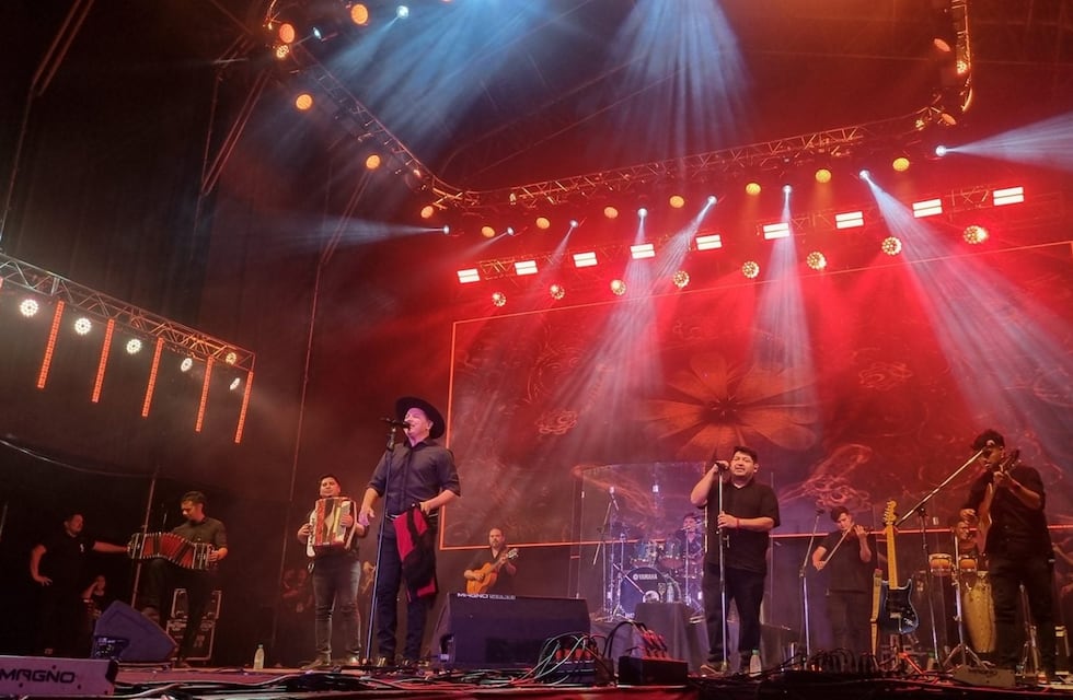 El Festival Nacional del Litoral cerró su edición 2025 con una noche llena de identidad y celebración popular