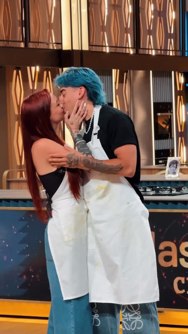 Los cantantes se mostraron muy enamorados.