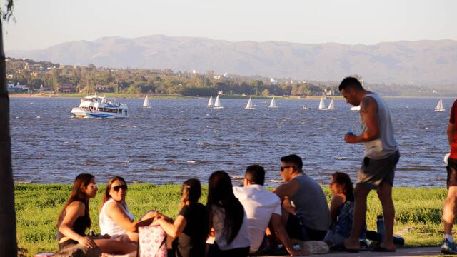 ID:6700894 Fin de semana largo. Turismo
competencia nacional de vela Villa Carlos Paz . Lago San Roque
Yanina Aguirre