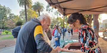 Feria desde el origen en la Plaza 25 de Mayo