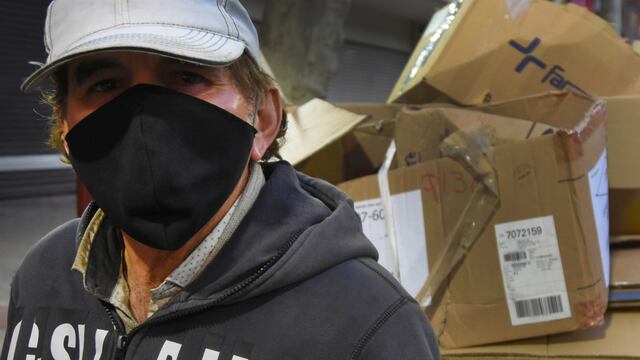 Personas con tapabocas. Web