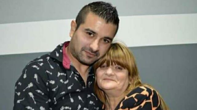 Martín Bastías junto a su mamá, quien falleció por cáncer e impulsó la Fundación Oncológica de La Punta.