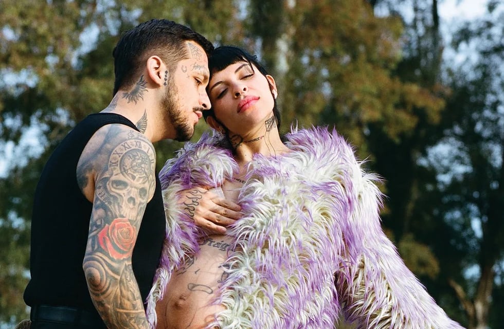 Cazzu y Christian Nodal posaron juntos en la portada de Vogue y hablaron sobre sus planes tras la llegada de su bebé