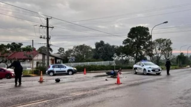 Choque en Oberá dejó como saldo a un motociclista herido.