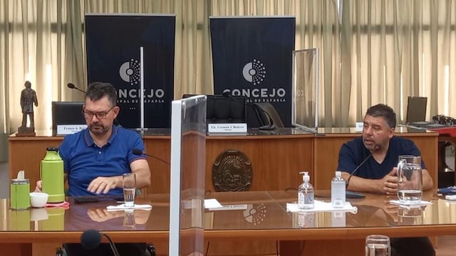 Germán Bottero, presidente del Concejo Municipal junto a Miguel Gomez, presidente de la Asociación de Bomberos Voluntarios