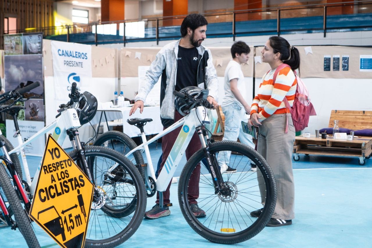 A la Expo asistieron más de 700 chicos y chicas de diferentes establecimientos educativos.