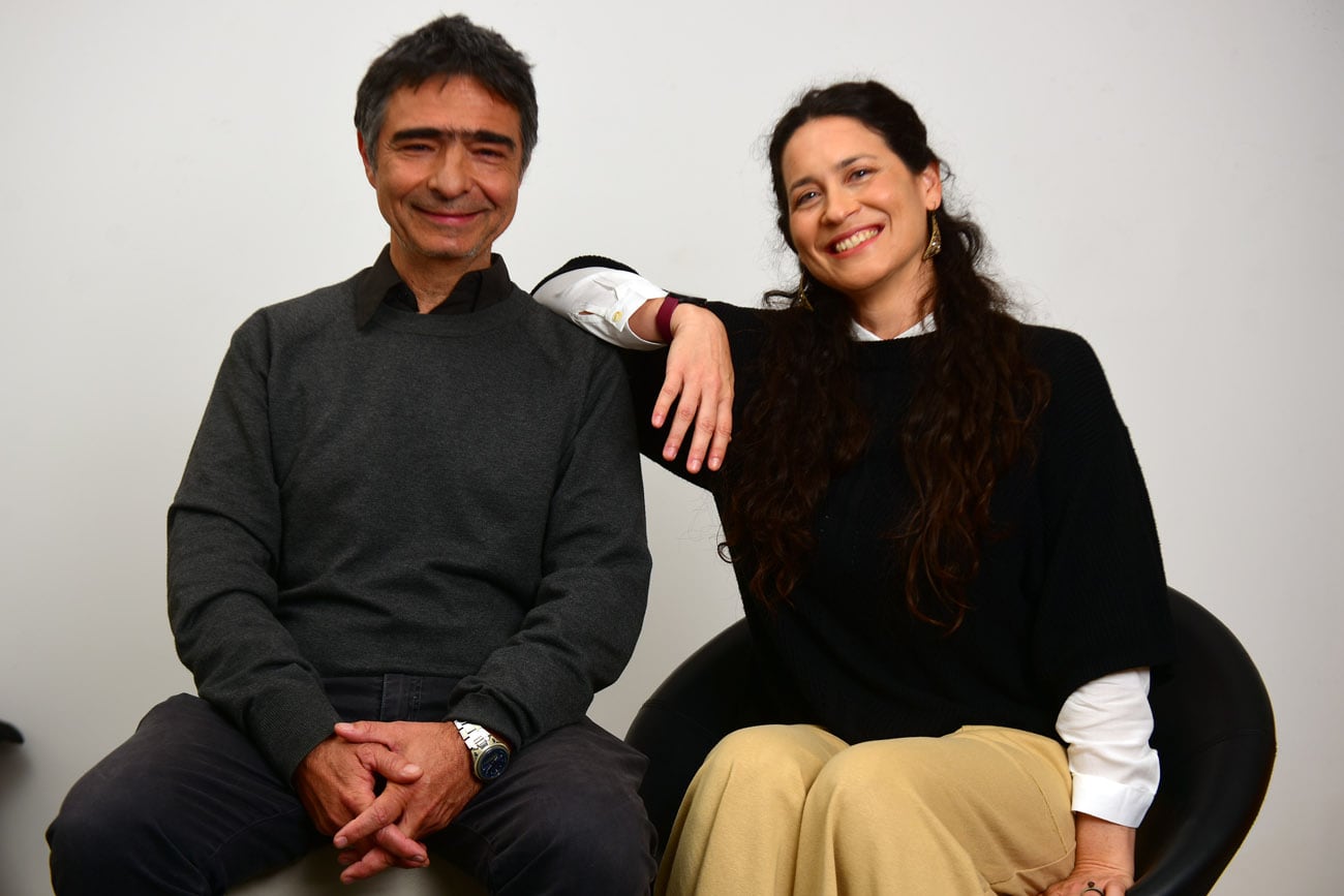 Los científicos Carla de Aranzamendi, del Instituto de Diversidad y Ecología Animal (IDEA -Conicet -UNC) y Marcos Tatián, Doctor en Ciencias Biológicas e Investigador, en el Streaming de La Voz en Vivo.  (Nicolás Bravo / La Voz)