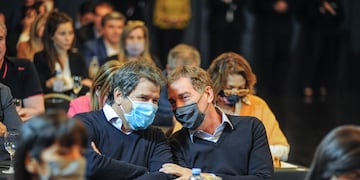 Diego Santilli y Facundo Manes se mostraron juntos en el cierre de campaña. (Foto: Federico López Claro)