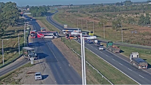 El corte de tránsito a la altura del kilómetro 145 de la Autopista Rosario - Santa Fe fue levantado