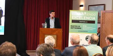 Leonardo Viotti disertó en el CCIRR