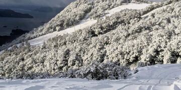 Así amaneció el Cerro Bayo, Neuquén.
