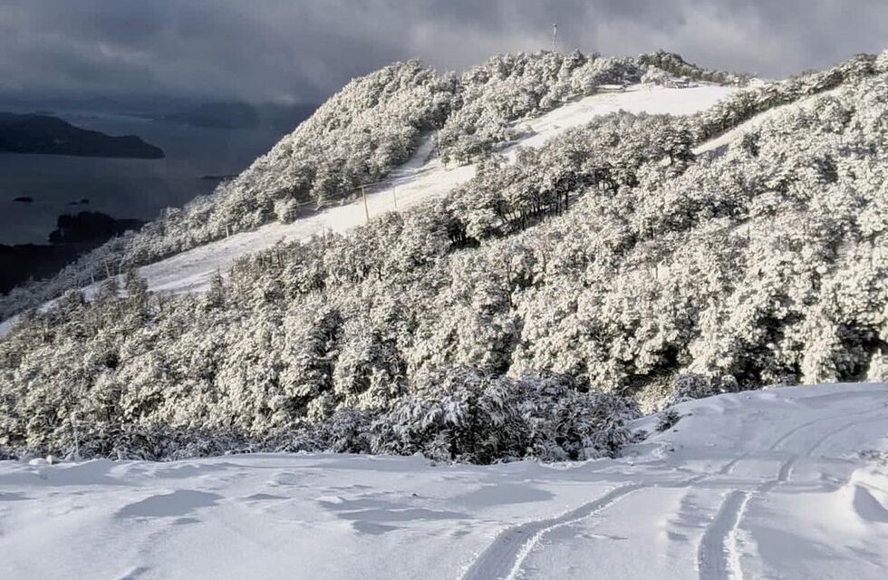 San Martín de los Andes y Villa Pehuenia le dan la bienvenida al otoño con las primeras nevadas