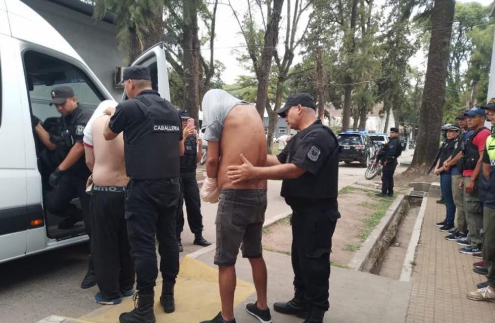 Máxima seguridad en el traslado de detenidos a Benjamín Paz