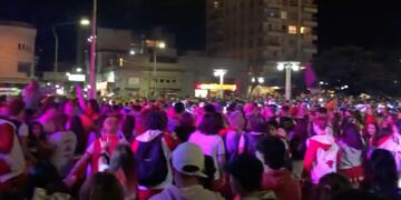 La Promo 2021 festejó en la Plaza San Martín