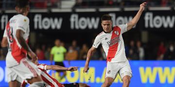 River empató con Estudiantes por 1-1 y Talleres le descontó la ventaja.