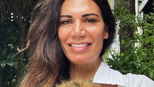 El romántico look de Flor de la V para una cita con su marido: minifalda y accesorios trendy